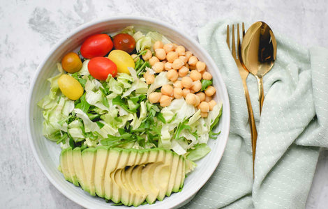 How to Create a Balanced Vegan Snack Plate